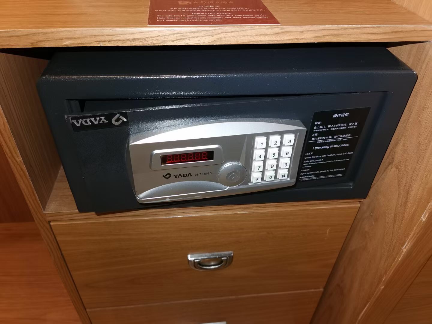 阳江电器城家电样机回收现场，批量淘汰展示机旧家电清运